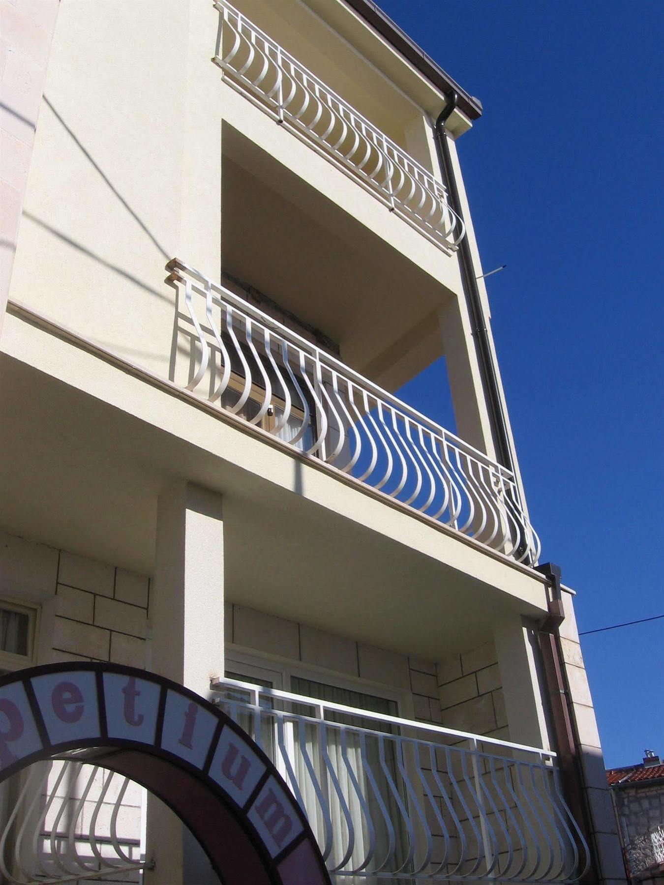 Hotel Pansion Epetium Stobreč Exterior foto