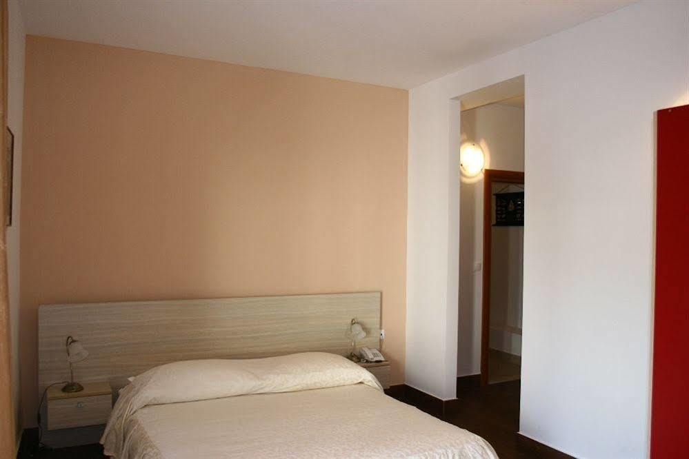 Hotel Pansion Epetium Stobreč Exterior foto